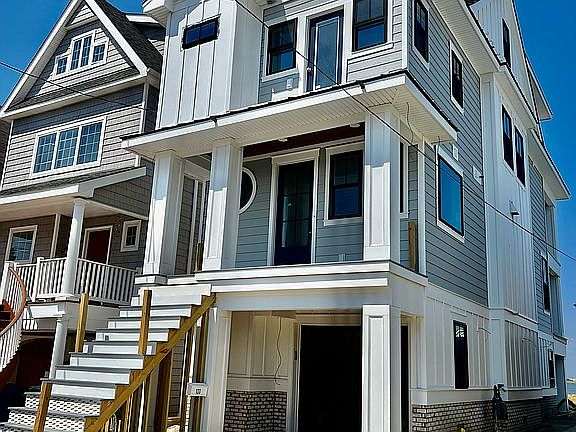 2nd image of 133 W 17th St