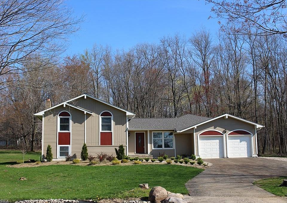 1st image of 10570 N Woods Cir
