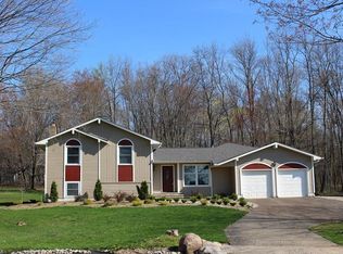 10570 N Woods Cir, Chardon, OH 44024