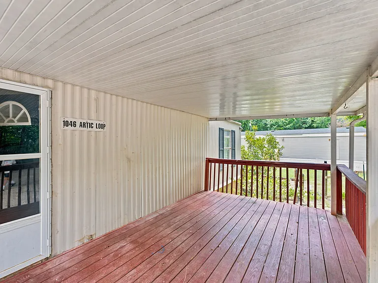 1046 Artic Loop — Photo 21