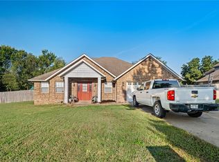 304 Grandview Dr, Prairie Grove, AR 72753