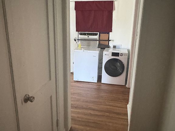 4th image of 2628 Canberra Ct #2624
