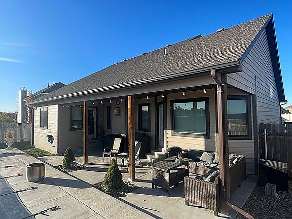 3rd image of 2107 Fairfield Cir