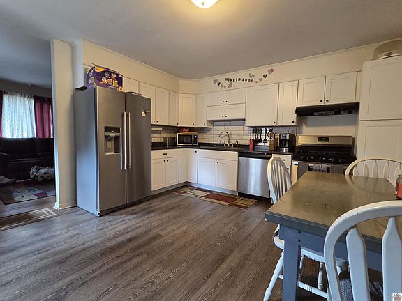 5th image of 900 N 21st St