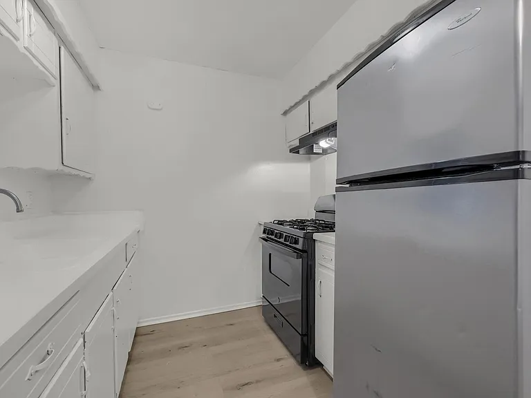 3200 W Walnut St — Photo 12