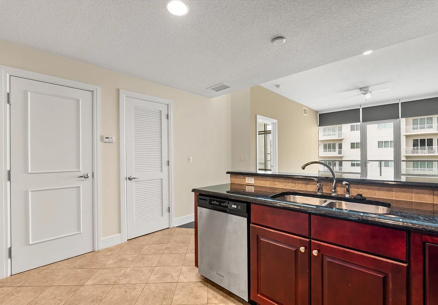 101 S Eola Dr — Photo 3