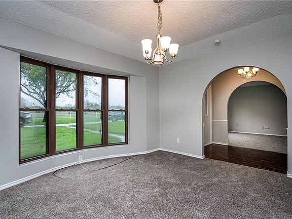 5th image of 1528 Royalwood Cir