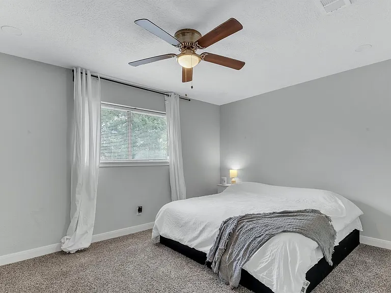 12407 Rosehill Ln — Photo 32