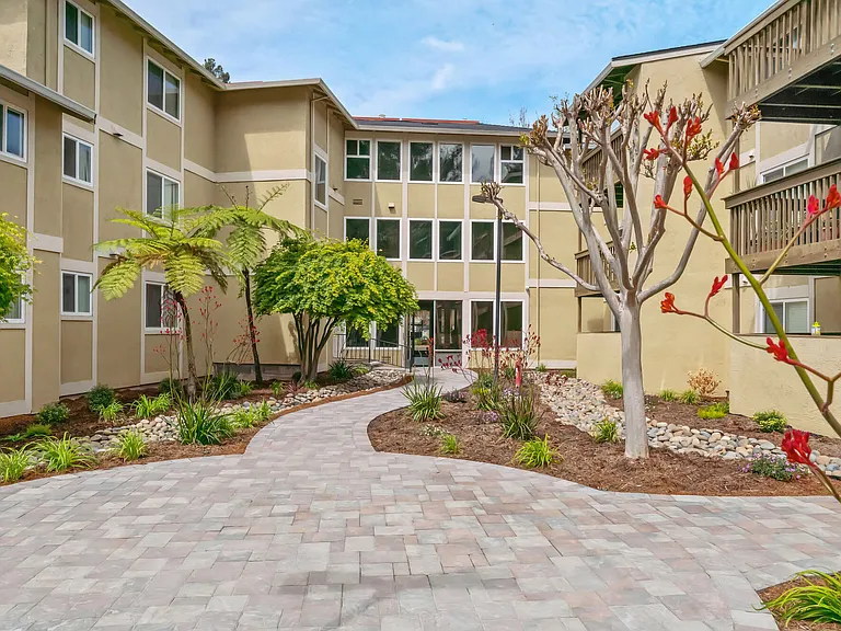 Vista Creek Apartments — Photo 13