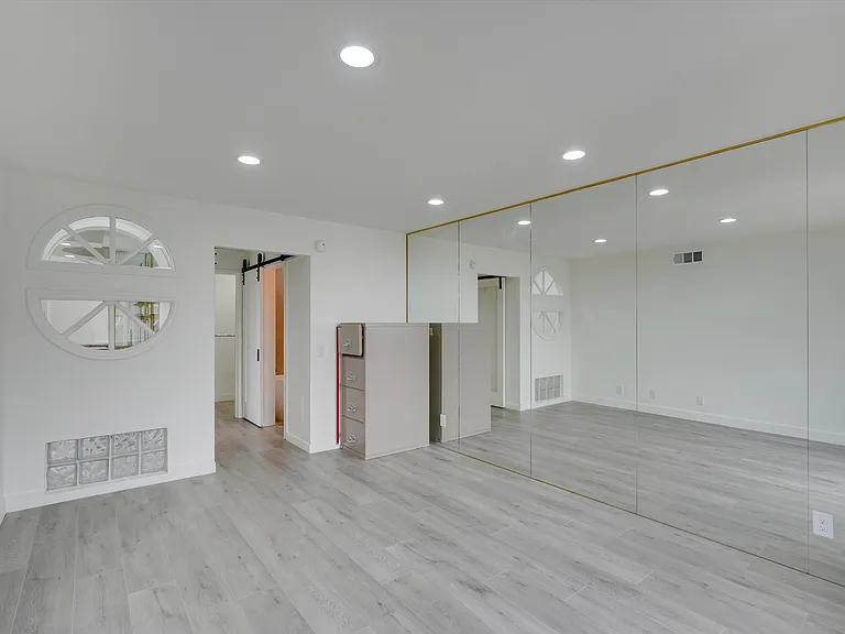 10747 Wilshire Blvd #1407 — Photo 23