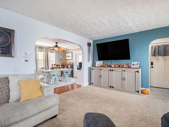 4th image of 842 S 32nd St