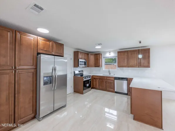 8833 COVENTRY Court, Jacksonville, FL 32257