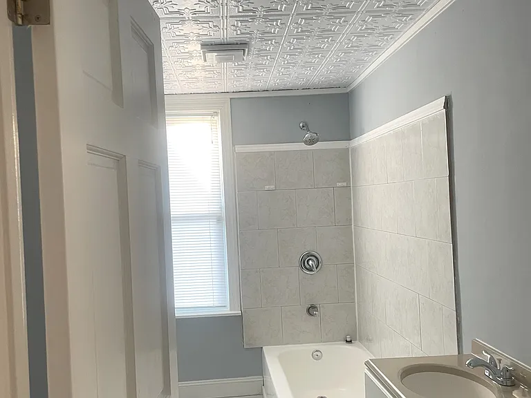 11 Grant St — Photo 15