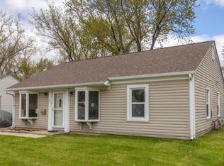 808 Forest Dr, Streamwood, IL