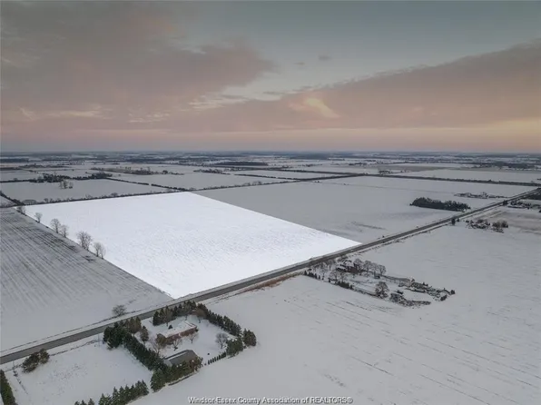 9th Concession Rd, Windsor, ON N8N 2M1