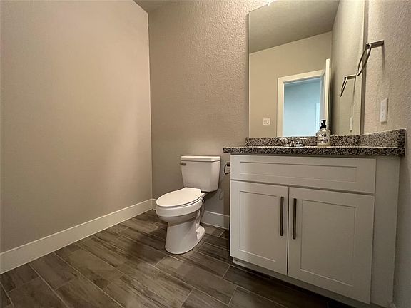 3rd image of 4301 Clover St