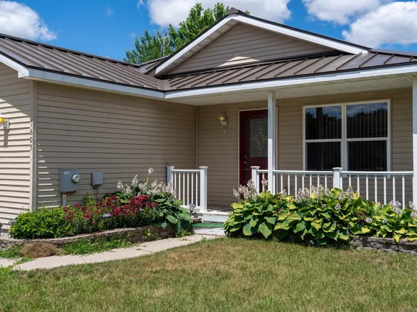 1605 E Bellows St, Mount Pleasant, MI 48858