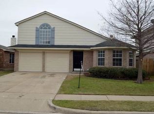613 Bluejay Dr, Saginaw, TX 76131