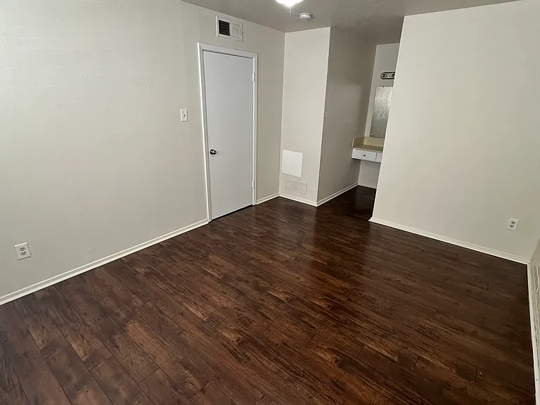 3121 Johnston St #114 — Photo 18
