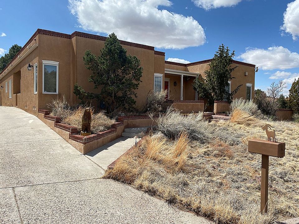 1st image of 1604 La Cabra Dr SE