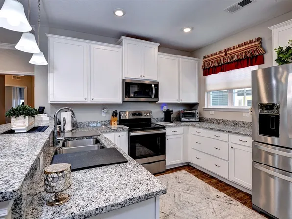 3301 Queens Path, Williamsburg, VA 23185