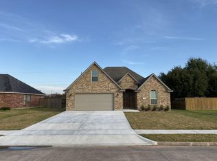 216 Tracy St, Angleton, TX 77515