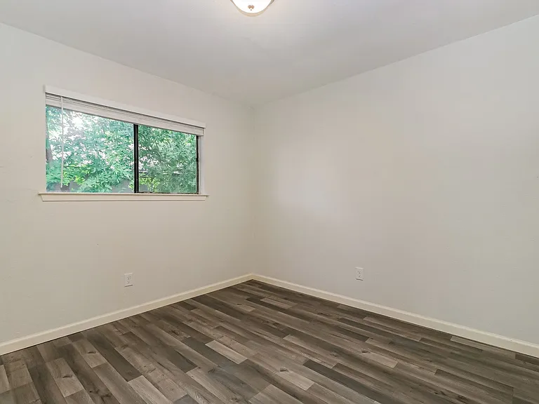 6710 Wentworth Dr — Photo 13