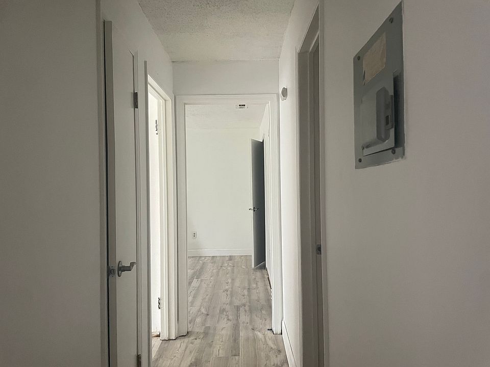 1st image of 520 Edison Glen Ter Building 5