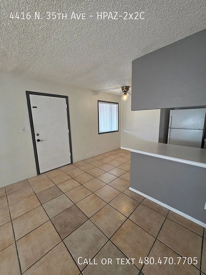 Large 2 bedroom/2 bath apartments - $1,199.00 (limited units) plus a 1 month free rent special! — Photo 4