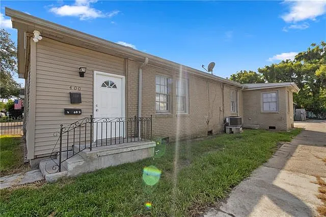 4 bed, 2.0 bath, 1650 sqft, $1,850 — Photo 1