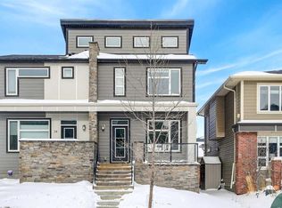 30 S Sage Bluff Gate NW, Calgary, AB T3R 0Y9