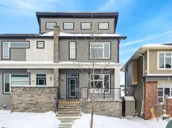 30 S Sage Bluff Gate NW, Calgary, AB T3R 0Y9