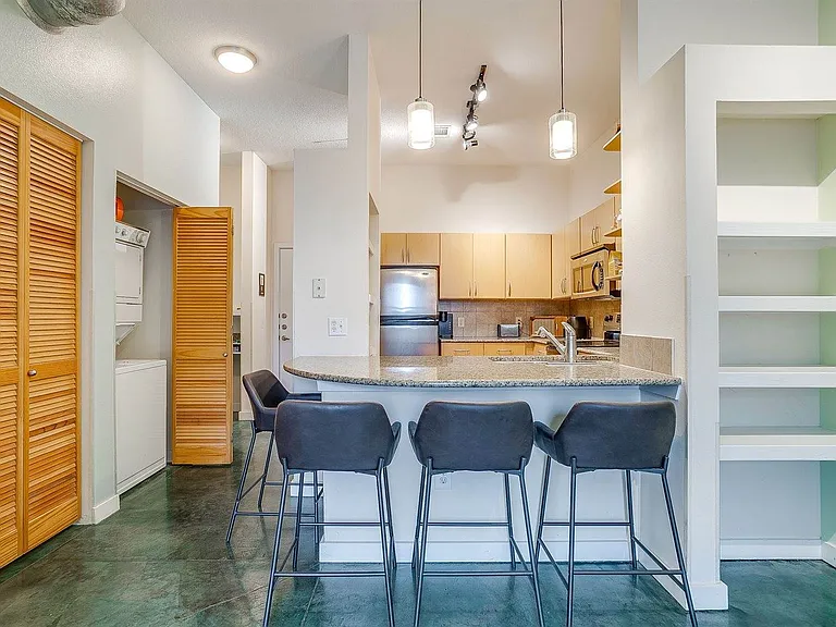 201 W Lancaster Ave #208 — Photo 2