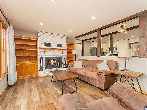 3rd image of 5104 W 38th St