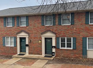 8955 S Swan Cir, Saint Louis, MO 63144