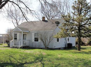 706 West St, Stockton, MO 65785