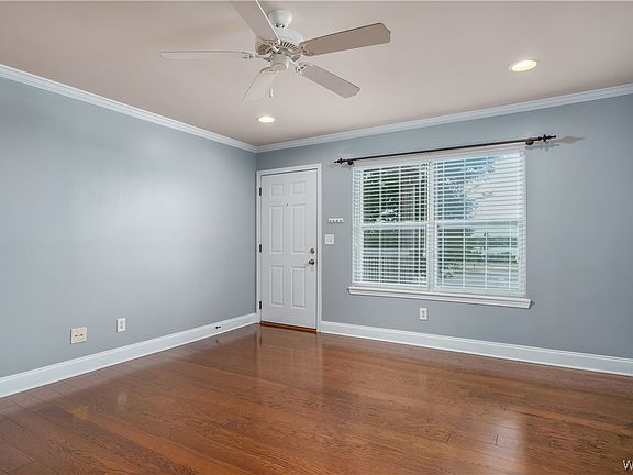 4th image of 210 15th St E APT 16