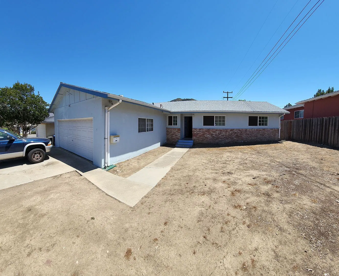 4 bed 3 baths! House ideally located close to campus, shopping, Bishop Peak — Photo 1