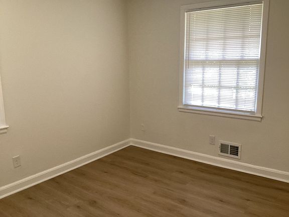 5th image of 332 Waterford Dr