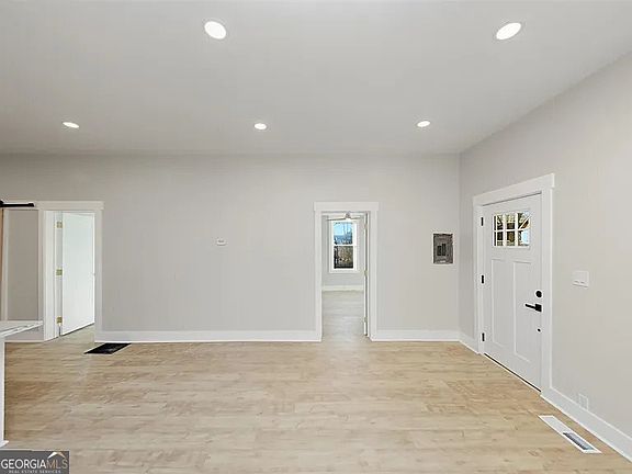 5th image of 976 Linam St SE
