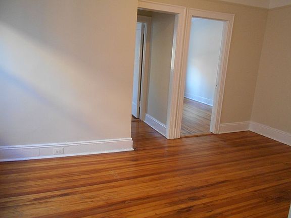 3rd image of 3073 47th St #2