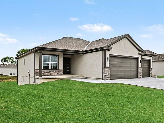 3rd image of 464 Green Dr