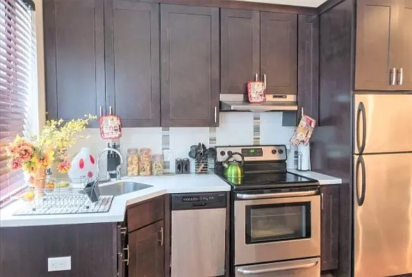 Rented by Compass | media 18