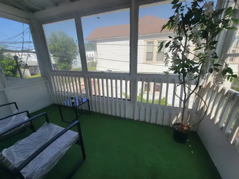 400 York Pl — Photo 3