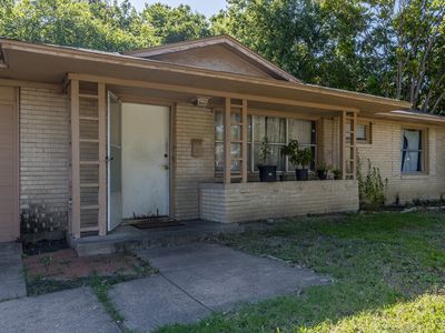 1913 Terry Dr, Grand Prairie, TX, 75051