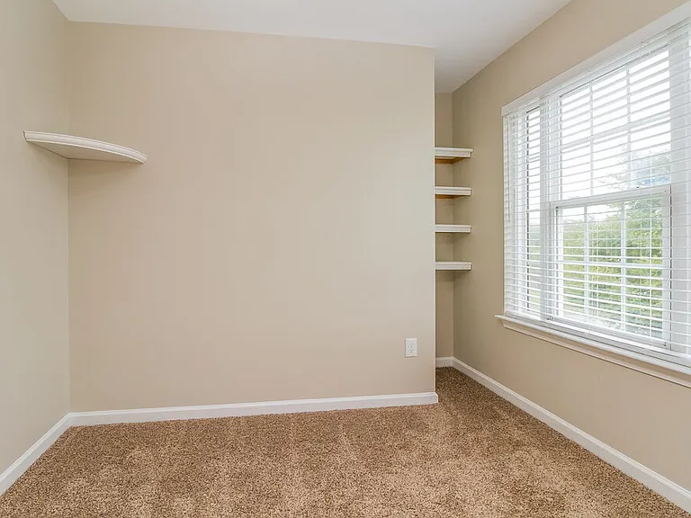 1716 Carlyon Ct — Photo 9