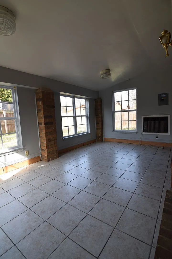 $1,500.00 Move-in-Special — Photo 4