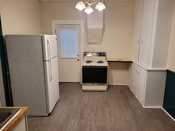 Kitchen (rear door to backyard)