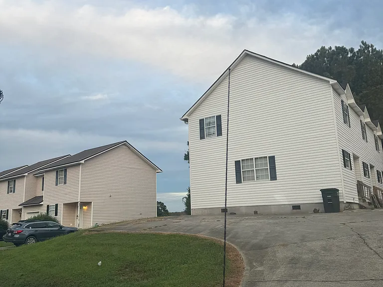N Henderson Bend Rd NW — Photo 8