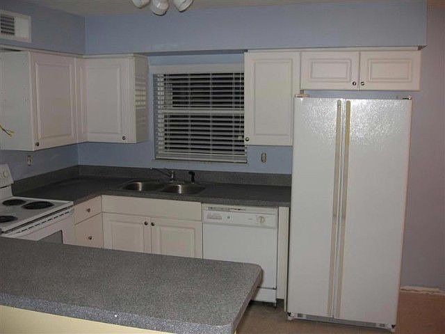 2nd image of 1038 Revilla Ln